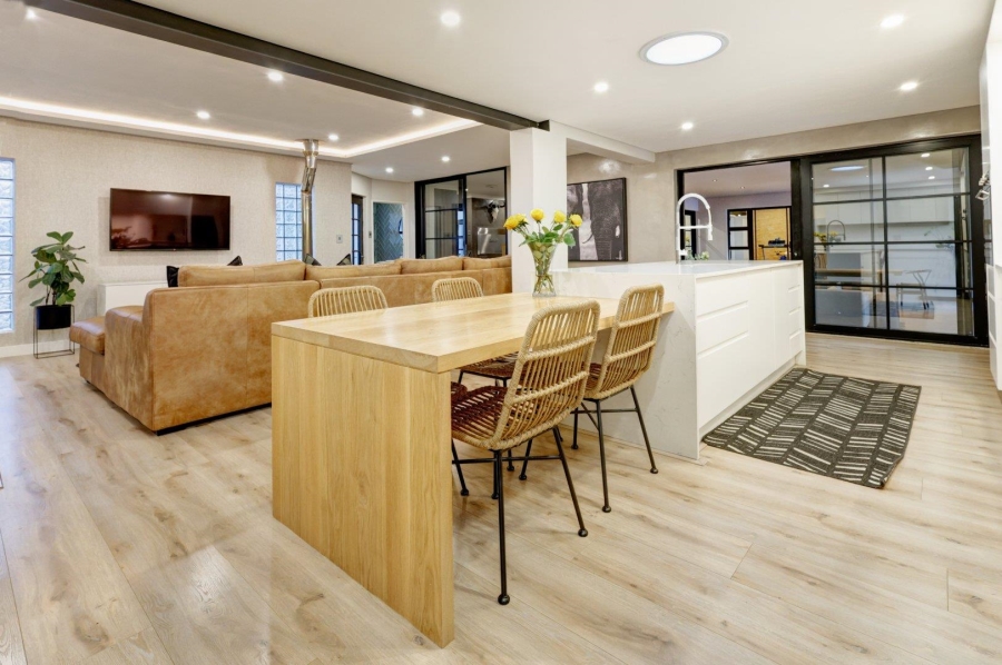 6 Bedroom Property for Sale in Welgemoed Western Cape